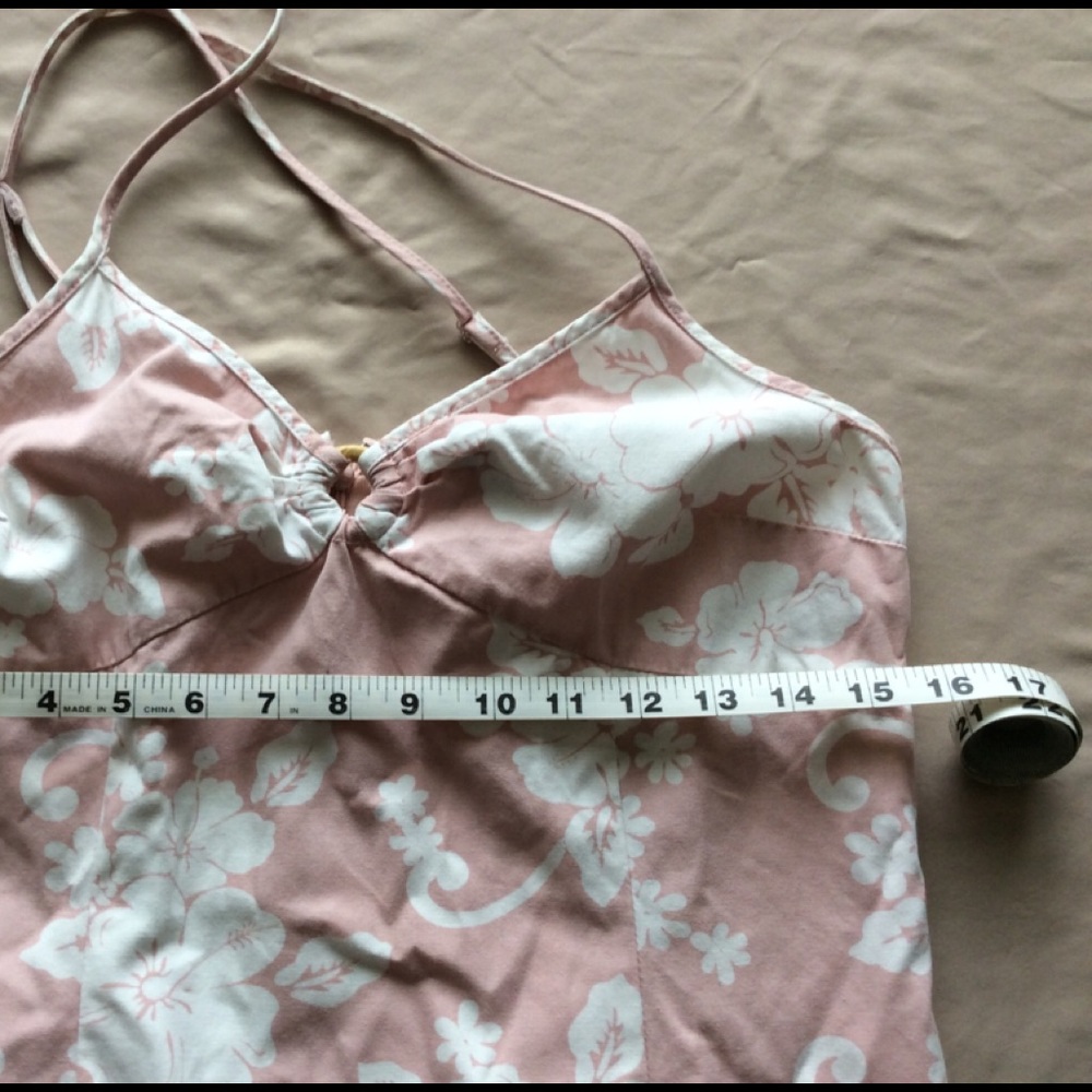 Hawaiian Style form fitting dress - Picture 7 of 8